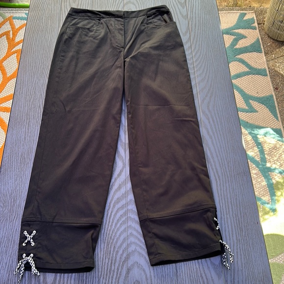 Woman’s Talbots Crop Pants - Picture 1 of 4